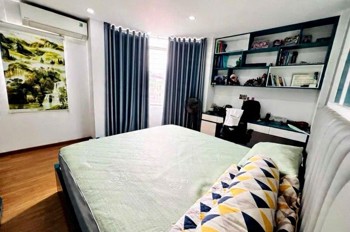 Nguyễn Khang 32M X5 Tầng Giá 8,2 Tỷ - Lô Góc,Ngõ Ba Gác Tránh,40M Ra Phố