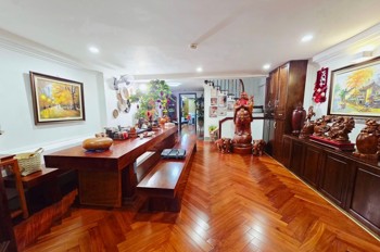 Bán Biệt Thự Cổ Linh 80M2- 7 Tầng- Đẳng Cấp Thượng Lưu- 3X Tỷ