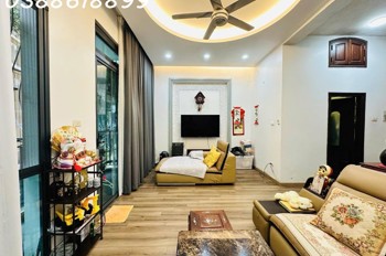 Bán Nhà Phân Lô Hoàng Quốc Việt - Ô Tô Tránh - 2 Mặt Thoáng - Sổ Nở Hậu - Giá Đầu Tư