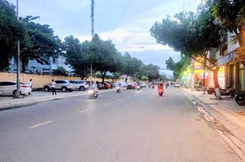 Bán Nhà 3 Tầng – Hẻm 2 Mặt Tiền Dã Tượng – Gần Biển & Chợ - Oto Ra Vô Thoải Mái Và 11 Tỷ 300 Triệu