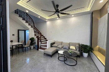 Nhà Đẹp Thạch Bàn – Full Nội Thất Xịn – Ô Tô Đỗ Cổng – Chất Như Biệt Thự Mini!