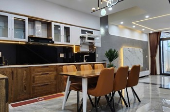 Bán Nhà Diệp Minh Châu Hòa Xuân, 3 Tầng, 100M2, Đường 7.5M, Giá 9.9 Tỷ