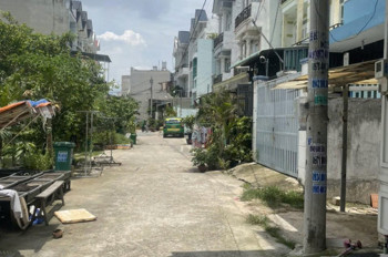 Chỉ Hơn 4Đ Nhà 92M2 Bán Gấp – Xe Hơi Ngủ Trong Nhà – Đối Diện Công Viên