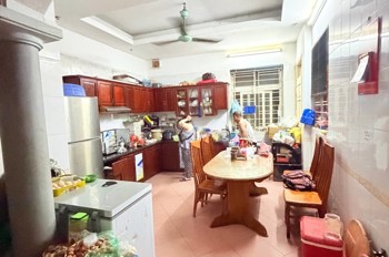 Bán Nhà Đại Từ, Hn, Dt 50 M2, 4 Tầng, Mt 4.2M, Giá Bán 17.3 Tỷ Mô Tả: Nhà Lô Góc Ngập Tràn Ánh