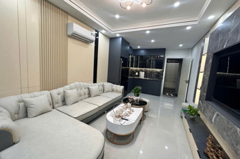 Bán Nhà Trung Tâm Thạch Bàn – Cổ Linh 40M² 6 Tầng Gara Ô Tô Thang Máy