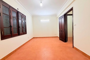 Phân Lô Trần Quốc Hoàn - Cầu Giấy - Ô Tô Tránh Dừng Đỗ - Hai Mặt Thoáng - Dân Trí Cao - Ở Cực