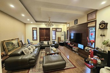 Hoa Hậu Phố Ngọc Khánh - Phân Lô - 3 Thoáng - Ô Tô Tránh Đỗ - Sổ Vuông Bánh Chưng