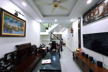 Bán Nhà Đẹp Ngõ Phố Xuân Thủy – Diện Tích Rộng – Giá Hợp Lý