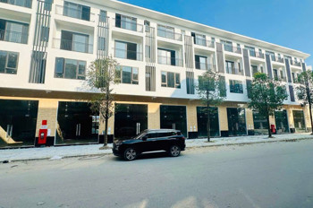 Bán Nhà ( Shousehouse) Vị Trí Đẹp - Vừa Ở Vừa Kinh Doanh Cực Tốt - Ngay Cổng Chợ Mới