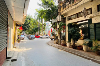 Nhà Cầu Giấy - Đẹp Mê Ly - Ô Tô Đỗ Cửa - Thang Máy Xịn - Kiến Trúc Hiện Đại, Ở Là Mê Ngay