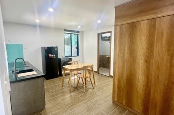 ► Mt Bình Hòa Sát Thăng Long, Downtown, 180M2, 4.5 Tầng, 23 Căn Hộ Hiện Đại