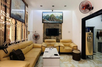 Bán Nhà Mặt Tiền Ca Văn Thỉnh, Ngay Đồng Đen - Bàu Cát, 13X9m, 4 Tầng - 4Pn, Chỉ 17,5 Tỷ