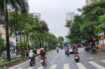 Bán Tòa Nhà Vp Mặt Phố Bạch Mai 180M2 Mặt Tiền 7.5M 8 Tầng, 1 Hầm Dòng Tiền 3.5 Tỷ/năm