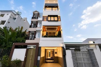 Nhà Cạnh Vincom, 4X19m, Có Thang Máy, 5 Tầng, Chỉ Hơn 15 Tỷ