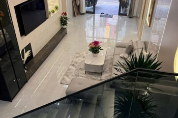 Siêu Phẩm Mặt Tiền Lê Độ 82M2 Nhà 3 Tầng 5 Phòng Ngủ Giá 16.6 Tỷ