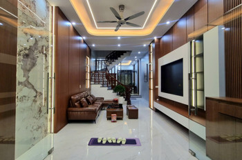 Bán Nhà Trần Lãm, Tp. Thái Bình. 70M2, 4 Tầng, 4Pn, 3Wc. Sổ Đỏ Chính Chủ. Giá 7.3 Tỷ. Lh: 0964386960