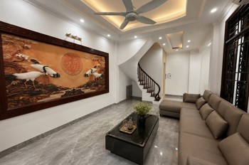 Nhà Phố Thạch Bàn – Cổ Linh 42M² X 5 Tầng Thang Máy Ô Tô Đỗ Cửa 14,X Tỷ