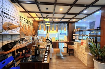 Siêu Hiếm Vị Trí Đắc Địa Phố Trích Sài 80M 6T Gía 75 Tỷ Mặt Ngõ Ô Tô Tránh View Hồ Tây