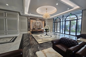 Tòa Building Siêu Vip Duy Tân 630M 9 Tầng, Doanh Thu Tiền Tỷ, Chỉ 385 Tỷ