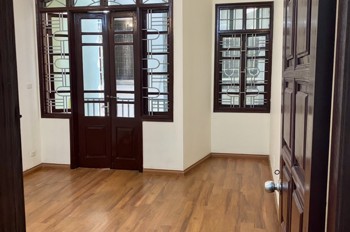 Bán Gấp Giá Rẻ Nguyễn Văn Linh 75M, 3 Tầng, Mặt Tiền 6M, 7.8 Tỷ Long Biên
