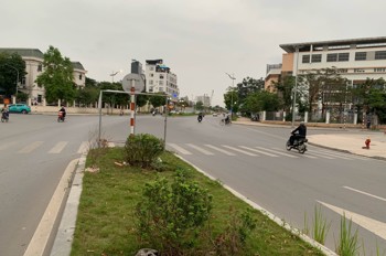 Bán Đất Mặt Phố Ngọc Thụy 70M2- Mt 5.5M- Kinh Doanh Đỉnh- 31.X Tỷ
