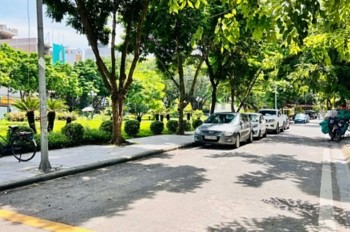Khách Sạn Cổ Linh, Dòng Tiền Ổn Định 1.2Tỷ/năm ,Vỉa Hè, Ôtô Dừng Đỗ Ngày Đêm