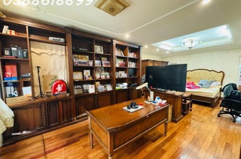 Bán Biệt Thự Lô Góc Kđtm Cầu Giấy - Trần Thái Tông - 240 M2 - Vỉa Hè 3M - 126 Tỷ