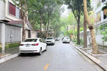 Bán Đất Biệt Thự Phân Lô Kđt Yên Hòa - Trung Kính- 220 M2 - Vỉa Hè Ô Tô Tránh - 97 Tỷ