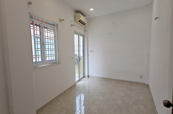 Bán Nhà Sát Mặt Tiền Lại Cạnh Q1 Trung Tâm Q4ngang 8 Diện Tích Sd 100M2đúc Bê Tông 4 Tấm Có
