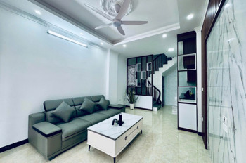 Bán Nhà Thạch Bàn 5 Tầng, Ô Tô Đỗ Cửa, Tài Chính Hơn 6 Tỷ