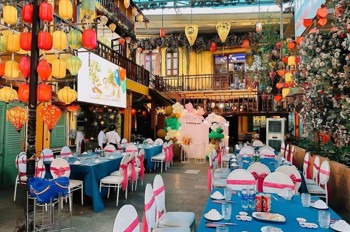Gò Vấp ! Sang Nhượng Gấp Nhà Hàng Làng Hoa , Vị Trí Đắc Địa: Mt Đường Bờ Kè Kv Sầm Uất, Tel :