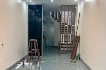 Bán Nhà - Đức Giang - Việt Hưng - Nhà 5 Tầng Dân Xây Mới Tinh - Thiết Kế Hiện Đại - 31M - Nhỉnh 7