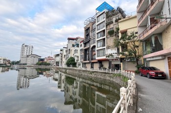 Bán Nhà Bồ Đề 60M2- 7 Tầng Mặt Hồ- 6 Sao- Hơn 40 Tỷ