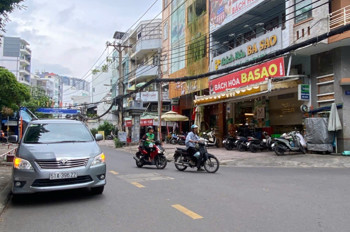 Ngộp - Bán Nhà Mặt Tiền Phố Nhật Gần Ba Son Q1 - 200M2 Ngang 10 - Hdt 140Tr - 57.9 Tỷ
