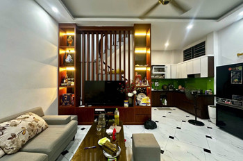 Bán Nhà Mới Dương Quảng Hàm 8,1 Tỷ – Ngõ Thông Kinh Doanh