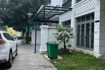 Bán Biệt Thự Vinhomes Riveside 176M2- 4 Tầng - Đẳng Cấp Đại Gia- 70 Tỷ