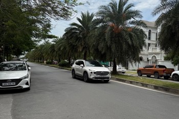 Bán Đất Mặt Phố Việt Hưng 52M2- Lô Góc 3 Mặt Thoáng- 16.X Tỷ