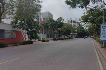 Nhà Đẹp Thạch Bàn – Full Nội Thất – Thang Máy – Gara Ô Tô – Ở Ngay