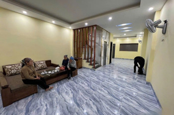 Cho Thuê Nguyên Căn Hồng Mai, Ô Tô Đỗ Cửa, Thang Máy, Làm Văn Phòng 62M 4T, 18Tr 0903258273