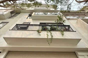 Nhà Thật Phố Trạm Long Biên 10 Tỷ 60M Ngõ Nông,Gần Sát Phố