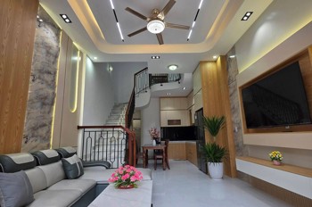Nhà 3 Tầng 3 Mê Kiệt Ô Tô - K408 Tôn Đức Thắng