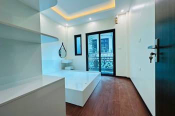 Giảm Sốc 2 Tỷ - Nhà Phú Diễn Phân Lô Ô Tô Đỗ Cửa, 40M Ra Mặt Phố Ô Tô Tránh, Thang Máy - Chỉ 10 Tỷ