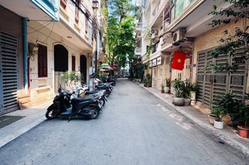 Phân Lô Trần Quang Diệu - Hoàng Cầu 90M² - Mt9.7m - 4 Tầng - Ô Tô Tránh - Kinh Doanh