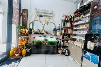 Sang Nhượng Tiệm Nail Và Mi Đang Hoạt Động Tại Đường Phan Văn Trị, Phường 14, Hồ Chí Minh