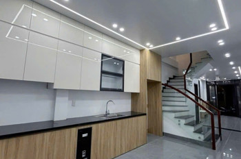 Nhà Dân Xây 4,5 Tầng Đẹp – Ô Tô Tránh Nhau – Trung Tâm Trần Lãm