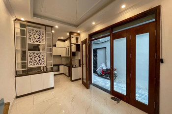 Bán Gấp Giá Rẻ Chung Cư Trần Thủ Độ 83M, Tầng 9, Mặt Thoáng 10M, 5.7 Tỷ Hoàng Mai