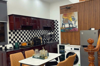 19. Nhà Lầu Full Nội Thất Sát Vincom Hùng Vương