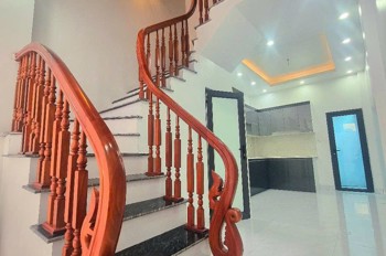 Bán Nhà Kì Bá, 3 Tầng Mới Đẹp, Giá Nhỉnh 2 Tỷ