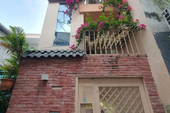 Bán Nhà Đẹp Ngang 3.2 X 10 Nở 5M Đúc 5 Tấm Q4 Có 4 Đ