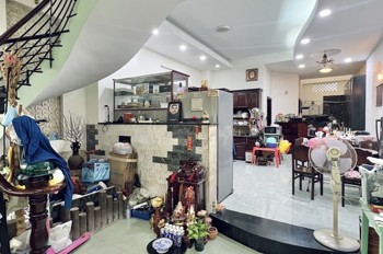 [D2571*] Khan Hiếm Nhà Sân Ô Tô Sát Ngã Tư Hàng Xanh, 134M2 Giá 15.X Tỷ